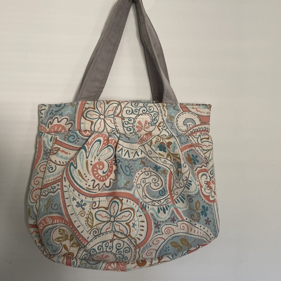 High Quality Large Paisley Print in Cream Pink Blue and Gray Tote - Picture 2 of 7